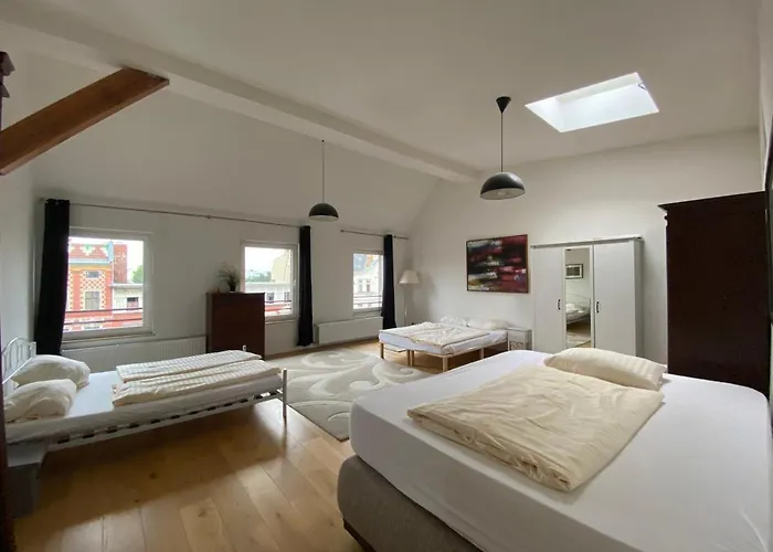 Feel At * برلين