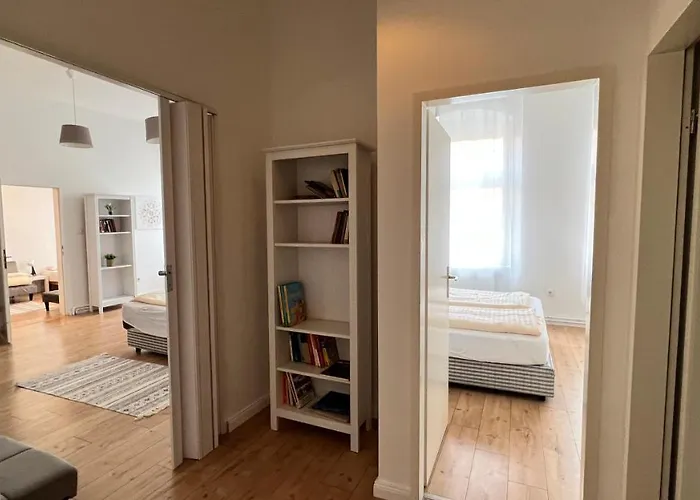 Feel At * برلين